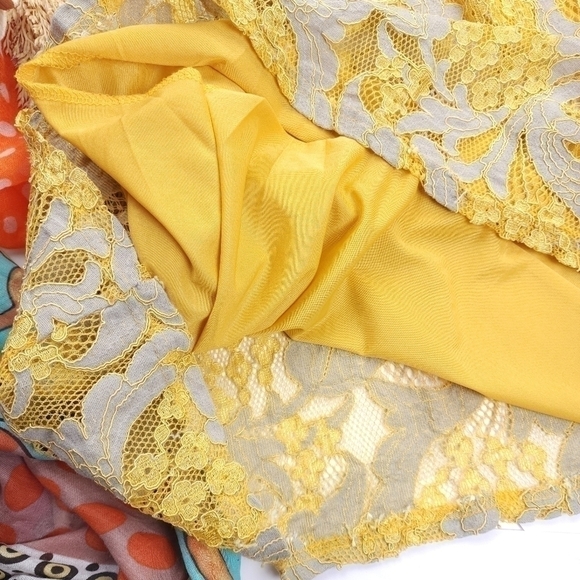 Me To Magic Beige Yellow Gold Lace Floral Embroidered Skirt Sz L - Picture 12 of 16